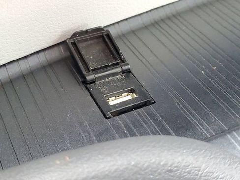 Used 2021 Toyota Sienna LE FWD image 32