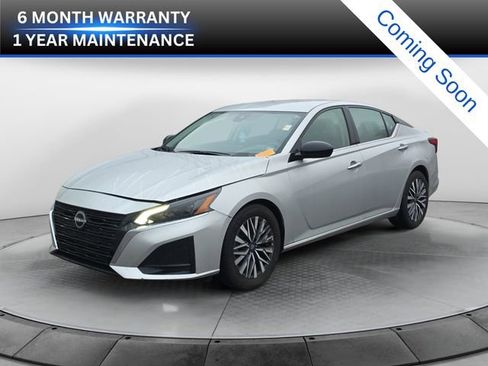 Used 2024 Nissan Altima 2.5 SV image 1