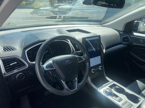Used 2021 Ford Edge SEL w/ Convenience Package image 9