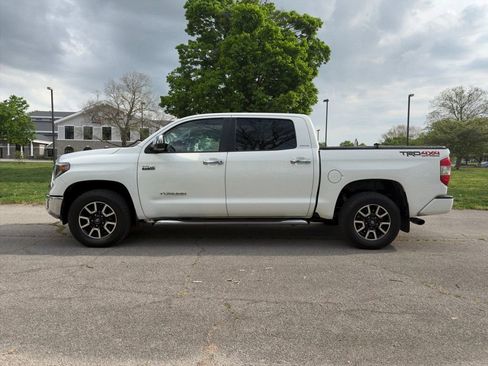 Used 2019 Toyota Tundra Limited w/ Limited Premium Package AWD/4WD image 40