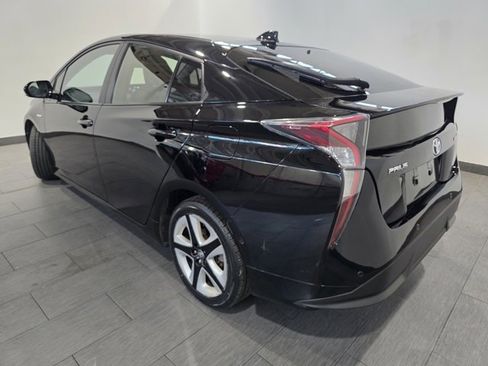Used 2016 Toyota Prius Four Touring image 3