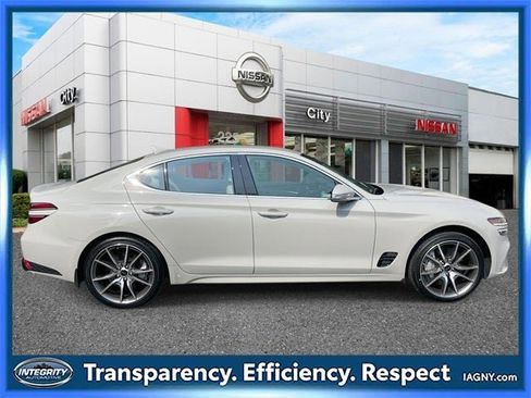 Used 2025 Genesis G70 2.5T image 5