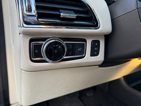 Used 2019 Lincoln Navigator Reserve image 20