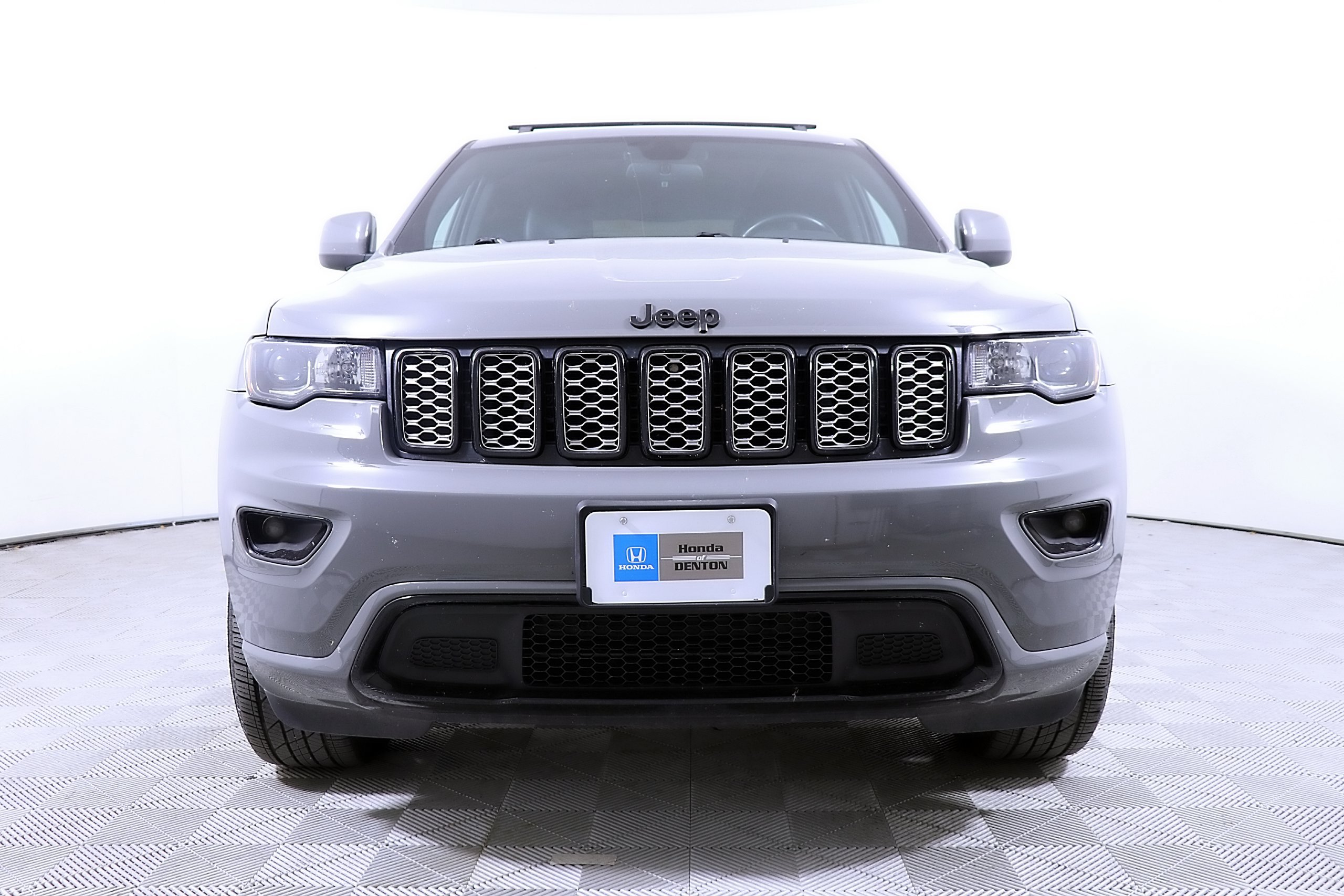Used 2021 Jeep Grand Cherokee Laredo X RWD image 5