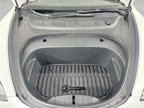 Used 2022 Tesla Model 3 Long Range image 40