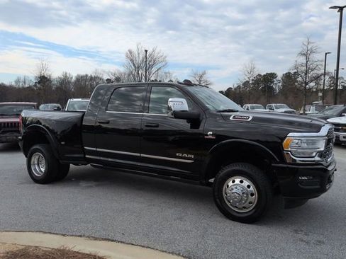 Used 2024 RAM 3500 Limited image 2