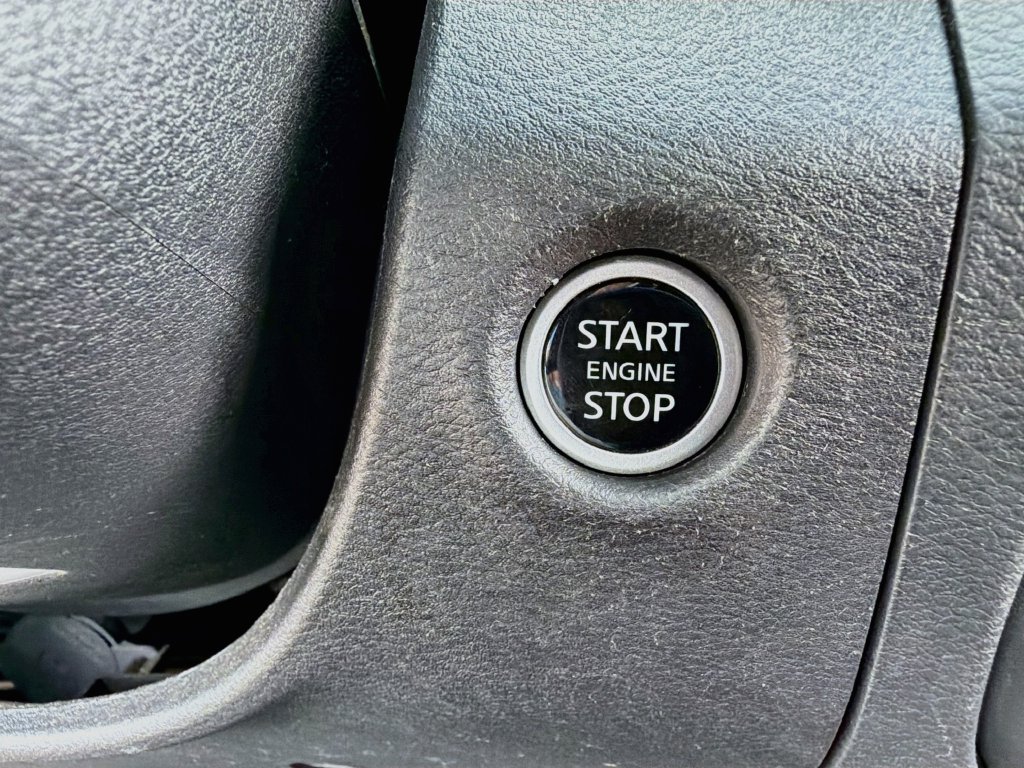 Used 2024 Nissan Frontier PRO-4X w/ Technology Package AWD/4WD image 39