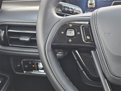 New 2026 Lincoln Aviator 2WD image 26