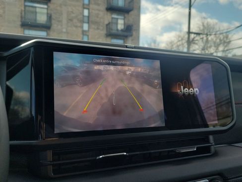 Certified 2024 Jeep Wrangler Unlimited Rubicon AWD/4WD image 4