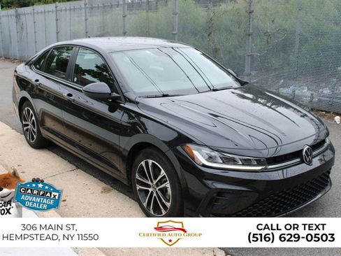 Used 2025 Volkswagen Jetta Sport FWD image 4
