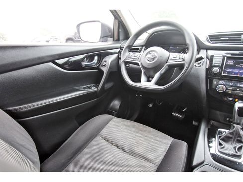 Used 2019 Nissan Rogue Sport SV image 11