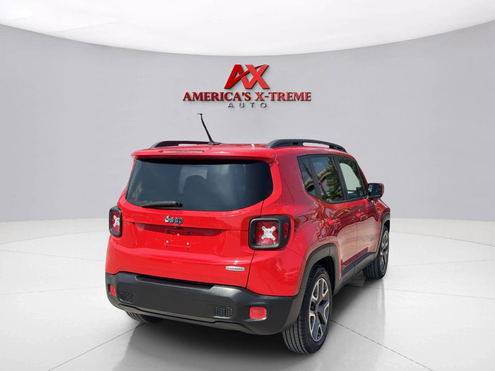 Used 2015 Jeep Renegade Latitude w/ Popular Equipment Group FWD image 6
