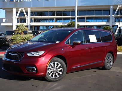 Used 2022 Chrysler Pacifica Limited