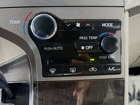 Used 2014 Toyota Venza LE w/ LE Convenience Package AWD/4WD image 15