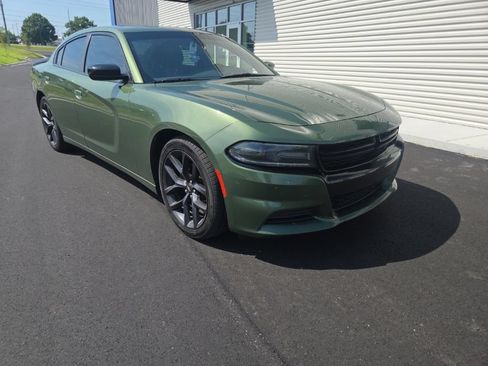 Used 2021 Dodge Charger SXT w/ Blacktop Package RWD image 2