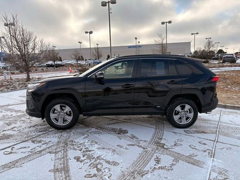 Used 2025 Toyota RAV4 XLE image 4