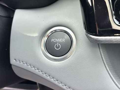 New 2026 Toyota Highlander Platinum image 17