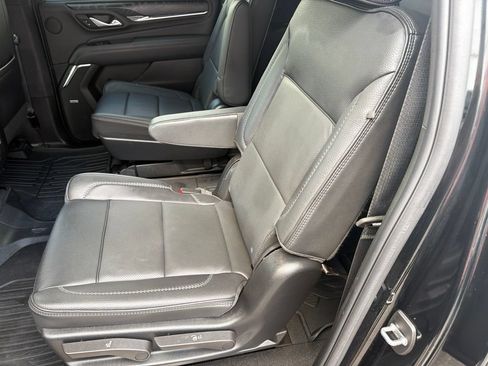 Used 2023 GMC Yukon XL Denali AWD/4WD image 8