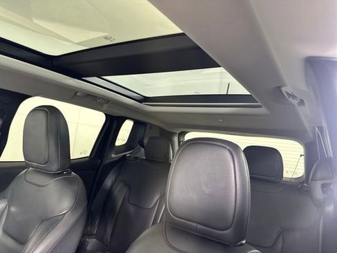 Used 2019 Jeep Renegade Limited w/ UConnect 8.4 Nav Group image 12