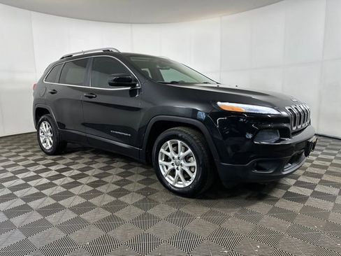 Used 2014 Jeep Cherokee Latitude image 2