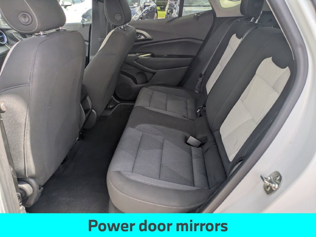 Used 2025 Chevrolet Trax LS FWD image 24