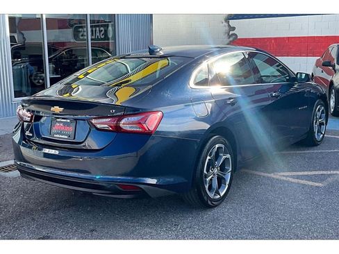 Used 2022 Chevrolet Malibu LT image 2