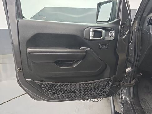 Used 2018 Jeep Wrangler Unlimited Sport S AWD/4WD image 24