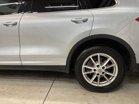 Used 2018 Porsche Cayenne AWD/4WD image 8