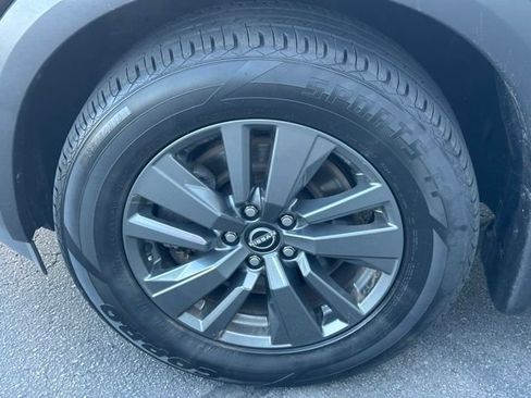 Used 2024 Nissan Pathfinder SV AWD/4WD image 14
