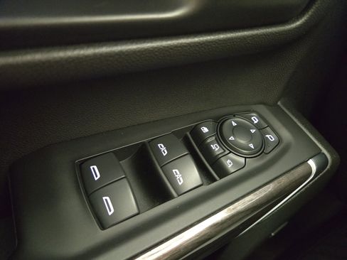 Certified 2022 Chevrolet Silverado 2500 LTZ w/ LTZ Plus Package image 31