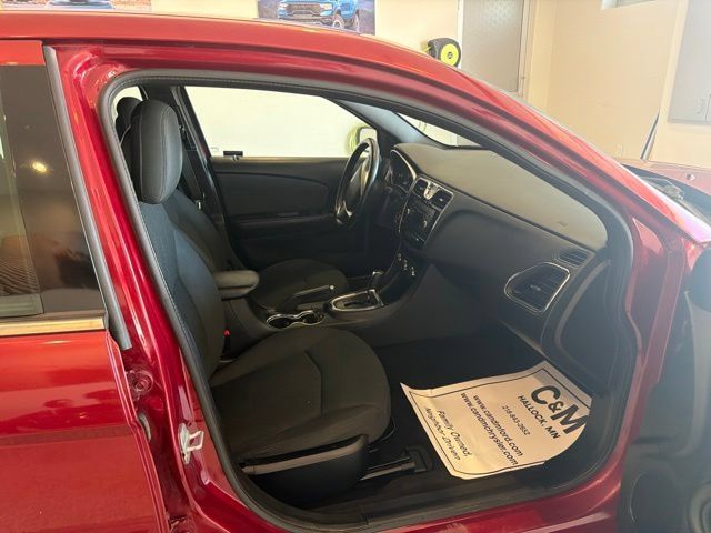 Used 2012 Chrysler 200 Touring FWD image 15