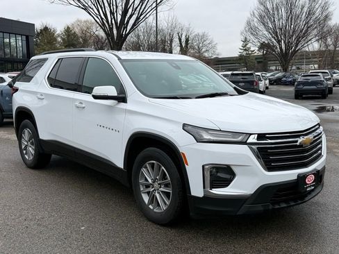 Used 2023 Chevrolet Traverse LT image 4