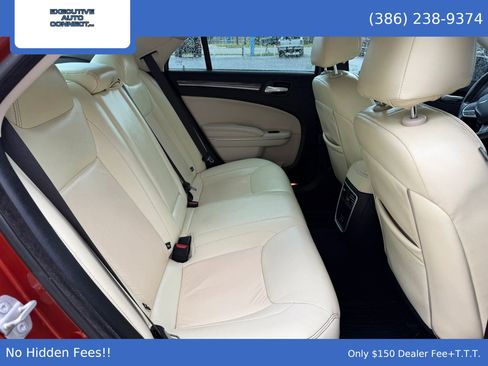 Used 2021 Chrysler 300 Touring w/ Driver Convenience Group RWD image 13