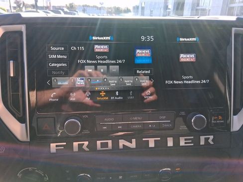 Used 2025 Nissan Frontier SV w/ SV Convenience Package AWD/4WD image 17