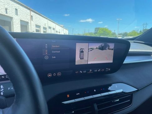 Used 2025 Buick Enclave Preferred FWD image 16