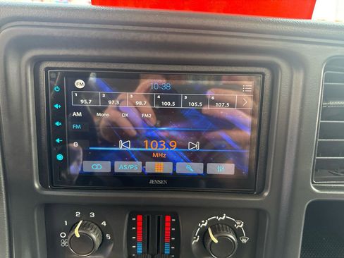 Used 2005 GMC Sierra 1500 SLE w/ Light Duty Power Package image 16