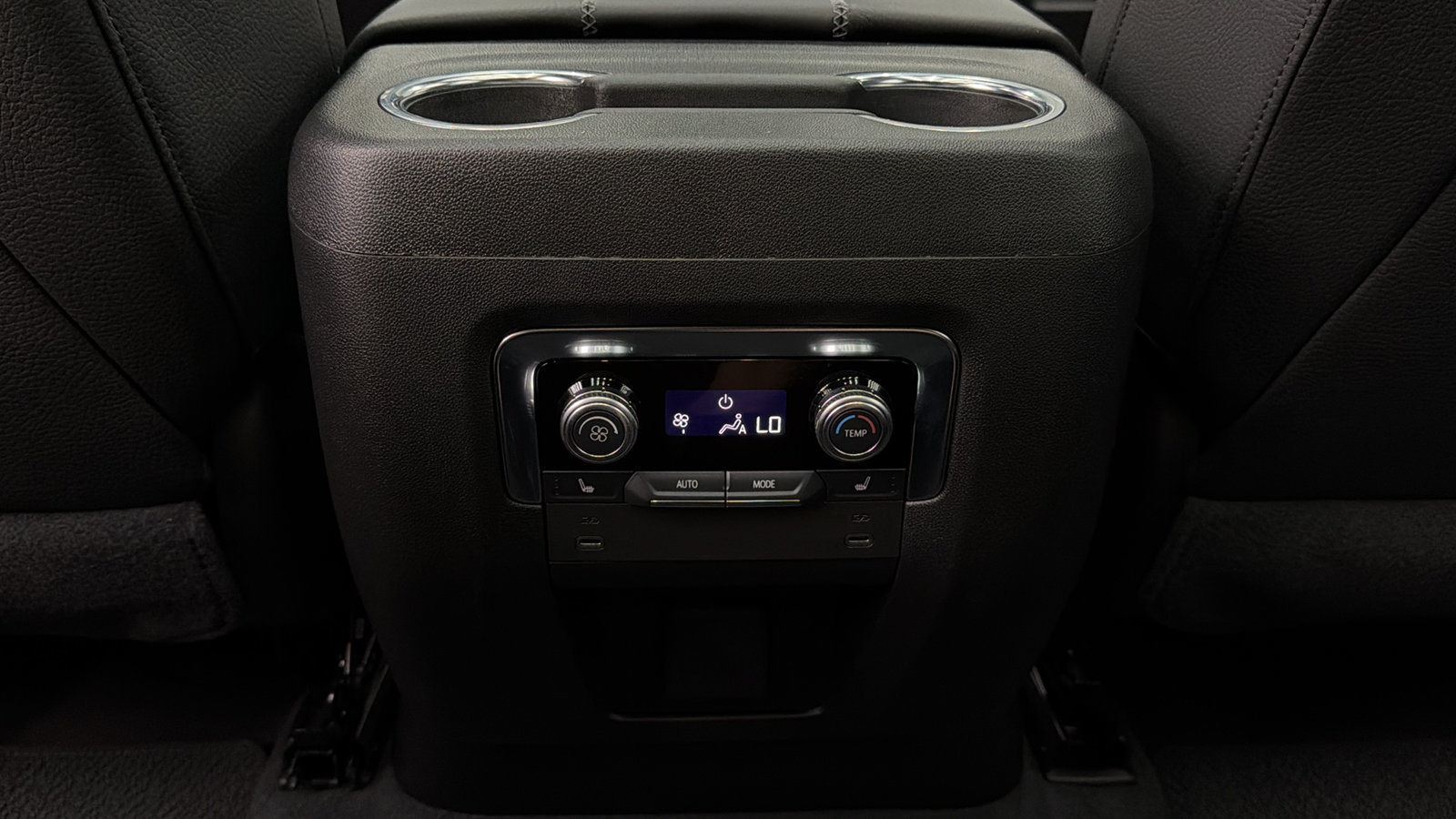 Used 2026 GMC Yukon XL Denali w/ Sun & Power Step Package AWD/4WD image 36