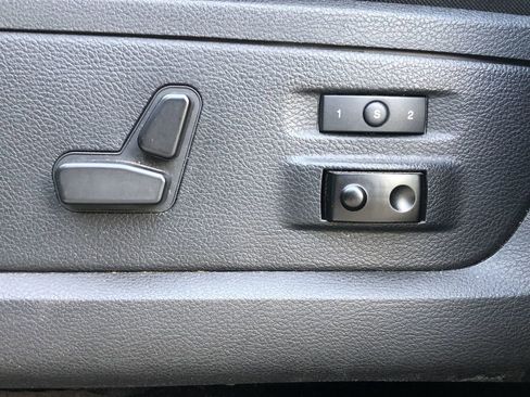 Used 2017 RAM 1500 Laramie w/ Convenience Group image 12