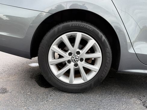 Used 2012 Volkswagen Jetta SE FWD image 25