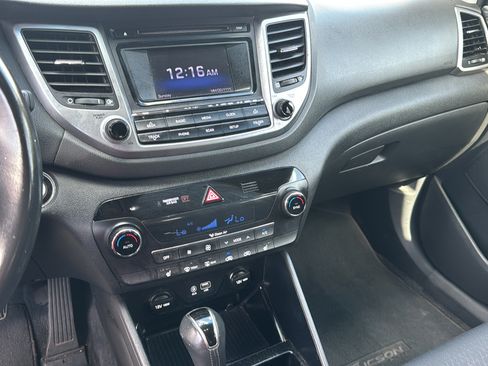 Used 2017 Hyundai Tucson Value FWD image 11