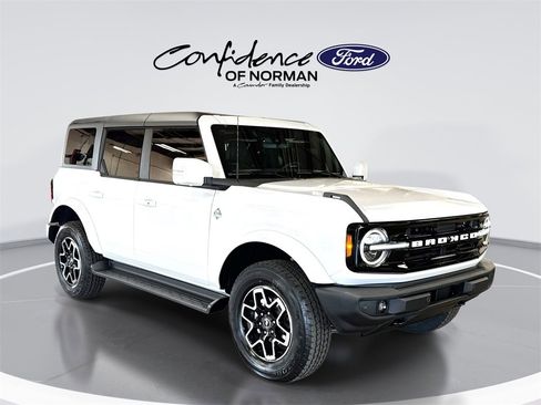 New 2025 Ford Bronco Outer Banks image 1