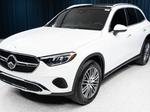 Certified 2026 Mercedes-Benz GLC 300 image 1