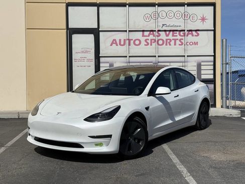 Used 2023 Tesla Model 3 Standard Range RWD image 4