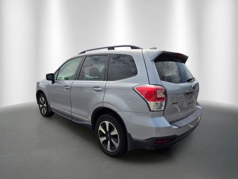 Used 2018 Subaru Forester 2.5i Premium w/ All-Weather Package AWD/4WD image 6