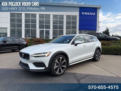 New 2025 Volvo V60 B5 Cross Country Ultra w/ Protection Package Premier