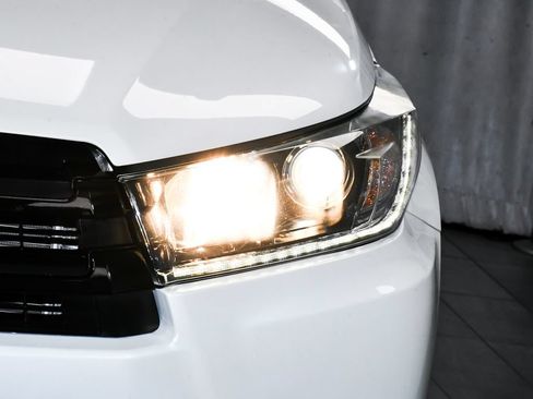 Used 2019 Toyota Highlander SE AWD/4WD image 71