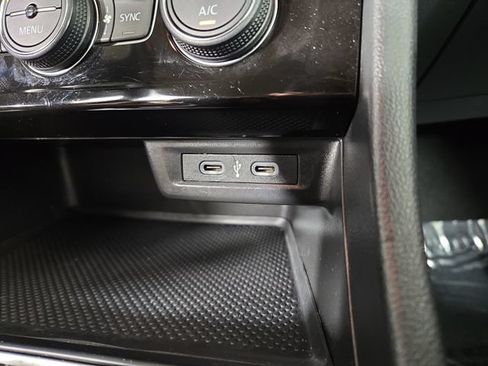 Used 2024 Volkswagen Jetta SE FWD image 24