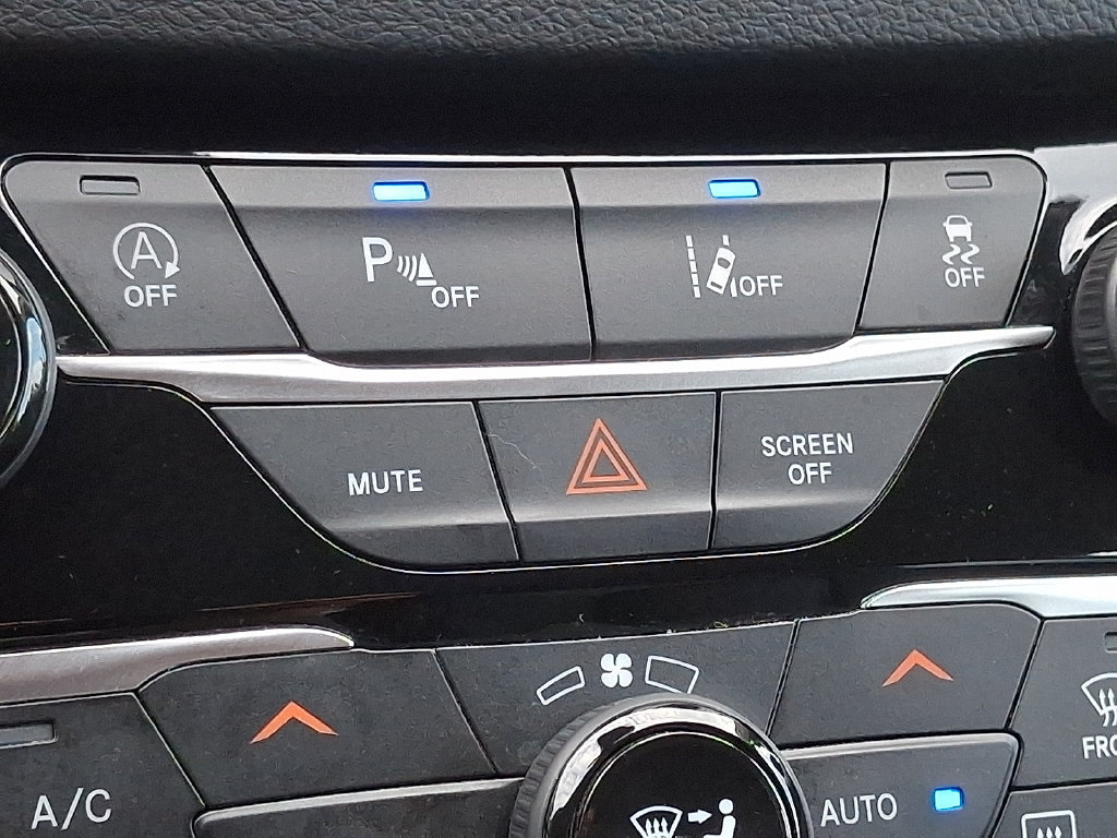 Used 2024 Chrysler Pacifica Touring-L FWD image 25