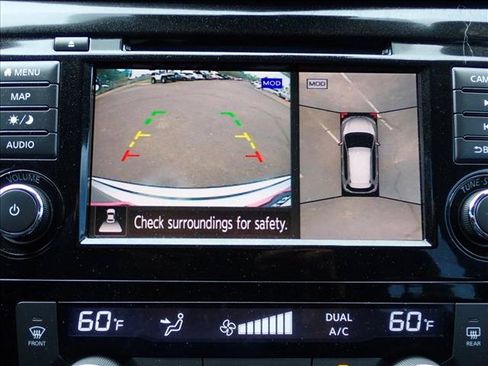 Used 2019 Nissan Rogue SL AWD/4WD image 18