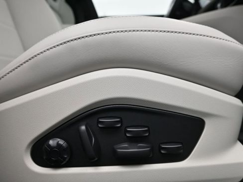 New 2026 Porsche Macan Electric image 14